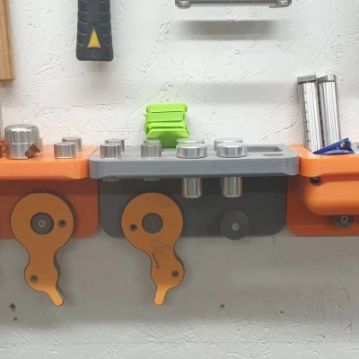 Giá đỡ chó UJK 20mm V2 treo tường với 9 lỗ và ngăn nhỏ