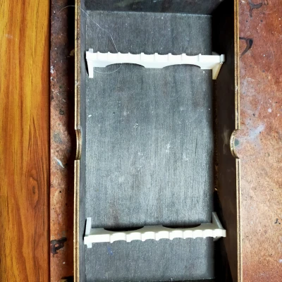 Giá đỡ và tổ chức cọ vẽ trong hộp 103mm