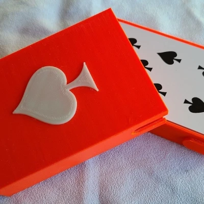 Hộp đựng bài tây