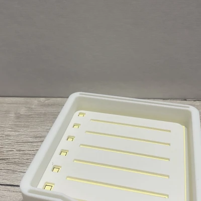 Kệ giữ giấy Post-it