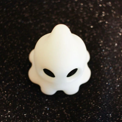 Ma Dễ Thương Với Đôi Mắt To Và Ngón Chân Nhỏ