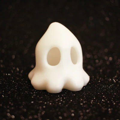 Ma Dễ Thương Với Đôi Mắt To Và Ngón Chân Nhỏ