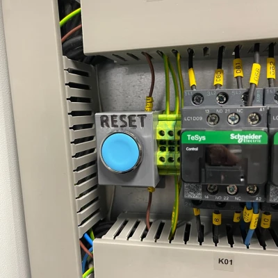 Nút bấm gắn ray DIN