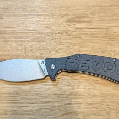 Tay cầm tùy chỉnh cho Revo Knive Ness
