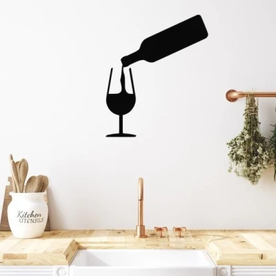 Trang Trí Tường Chai Rượu Vang Độc Đáo