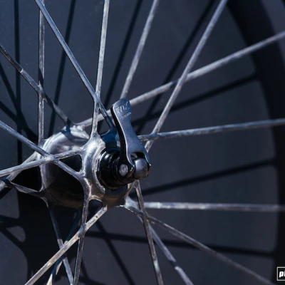 Vành MTB với nan hoa linh hoạt lấy cảm hứng từ Syncros Silverton SL