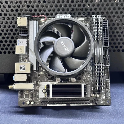 ITX PC Cube Case với SFX PSU