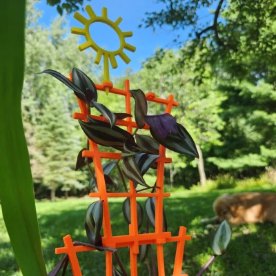 Xếp chồng Trellis với trang trí mặt trời