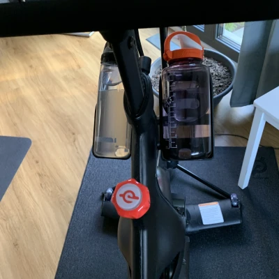 Người giữ chai lớn cho xe đạp peloton