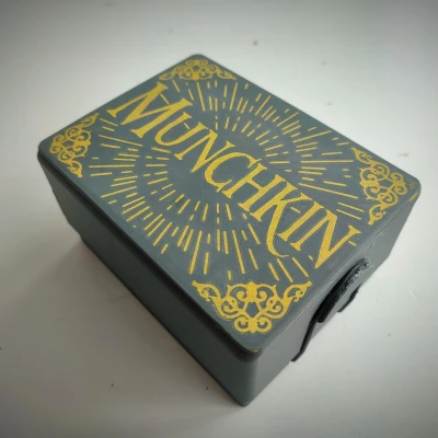 Hộp bộ bài thích ứng munchkin