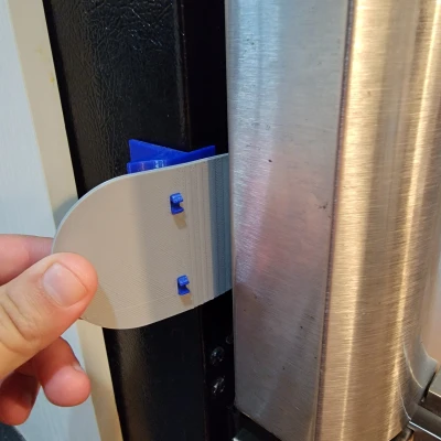 Mở cửa tủ lạnh