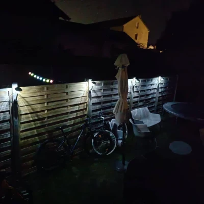 Hỗ trợ đèn sân vườn treo tường