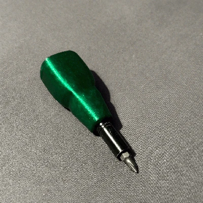 Trình điều khiển bit nhỏ gọn