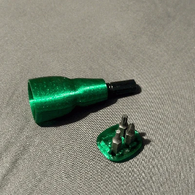 Trình điều khiển bit nhỏ gọn