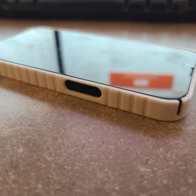 Trường hợp iPhone 13