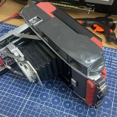 Polaroid Pathfinder 110B Chuyển đổi lomografrok - Phiên bản sang trọng