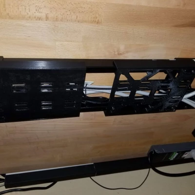 Khay quản lý cáp cho Uplift 900 Chân bàn điều chỉnh - Với tệp bước