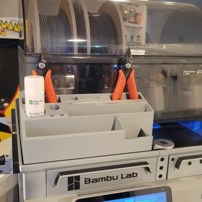 Bambu Lab Carbon X1/C với bộ lưu trữ công cụ nửa đầu AMS