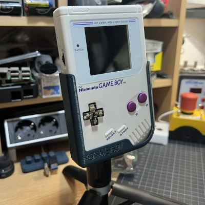 Người giữ Gameboy DMG với GoPro Mount