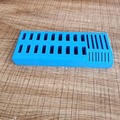 Người giữ máy tính để bàn cho thẻ USB thẻ SD và thẻ nhớ microSD