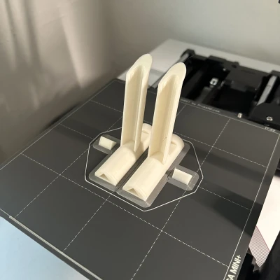 Giá treo tường giữ kính