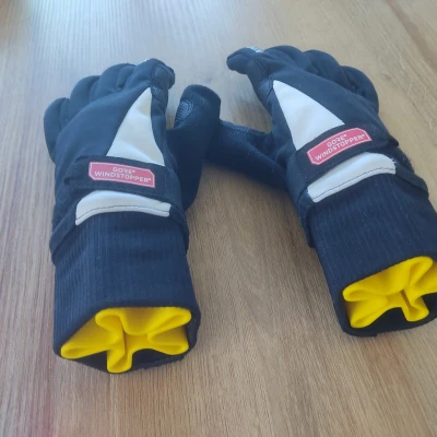 Máy sấy găng tay