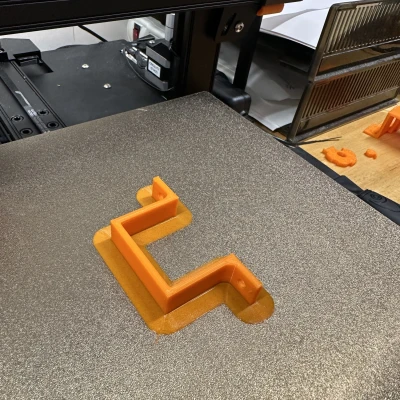 Gắn kết bảo vệ Surge - vít đầu nút hoặc bu -lông