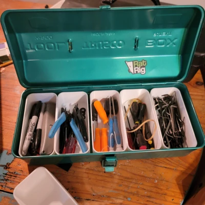 Toyo Steel Trusco Y-350-GN AGLE Hộp công cụ tổ chức