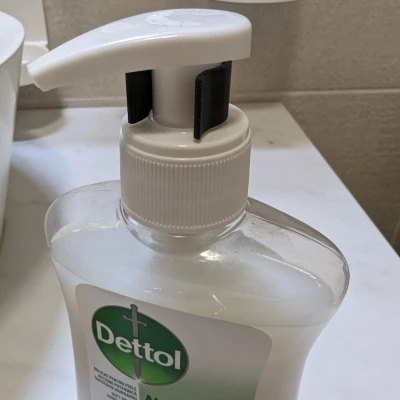 Mũ kiểu bơm an toàn với clip