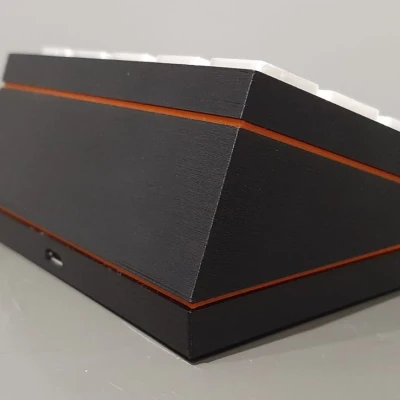 Bảng điều khiển ExtenDeck với phần cứng và keycap Cherry MX