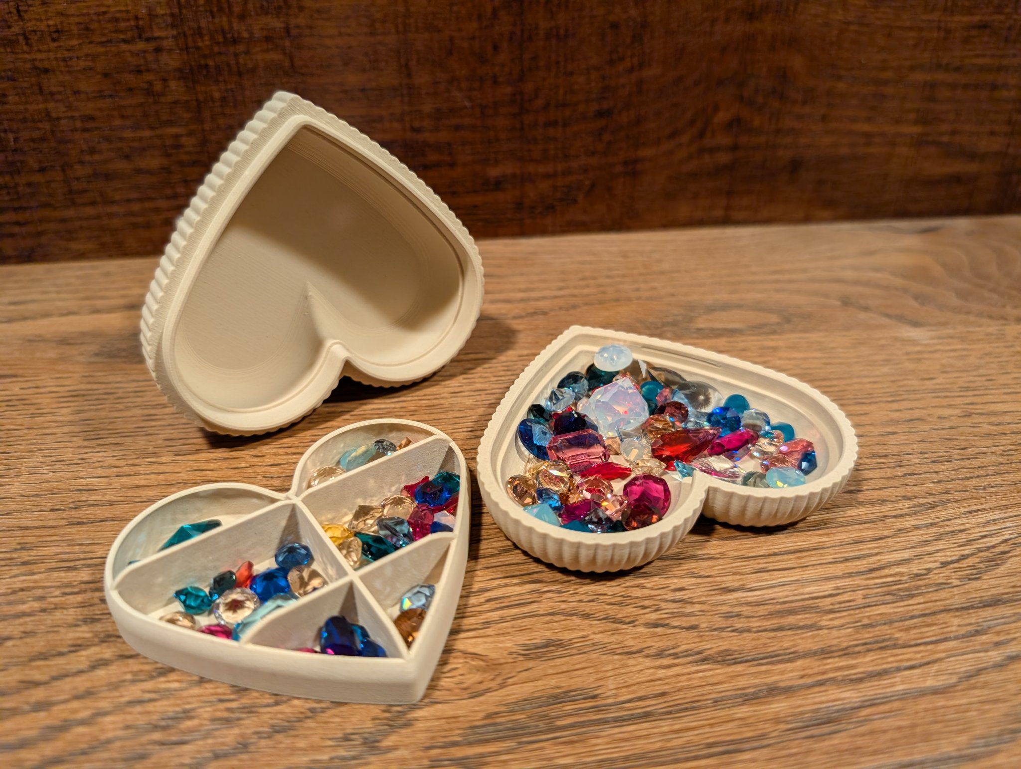 Hộp trang sức hình trái tim Cupid’s Cache hấp dẫn