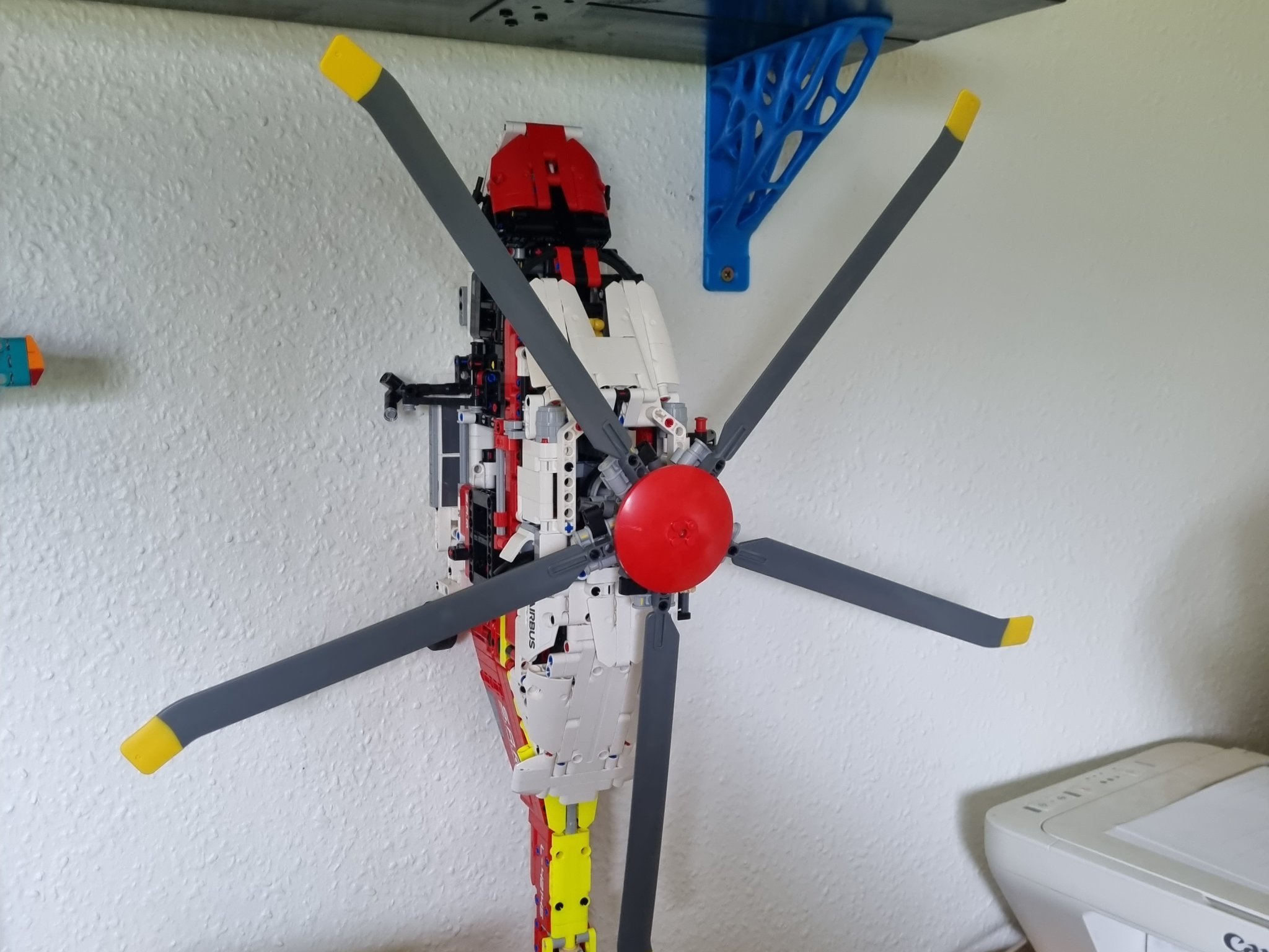 Giá đỡ tường cho trực thăng cứu hộ LEGO Airbus H175