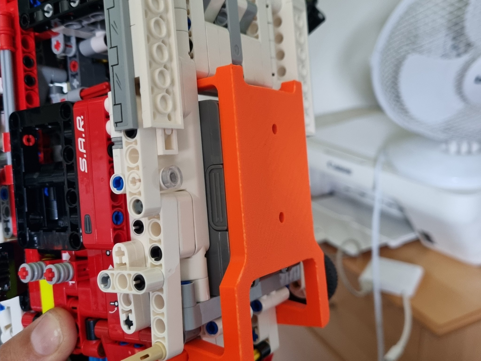 Giá đỡ tường cho trực thăng cứu hộ LEGO Airbus H175