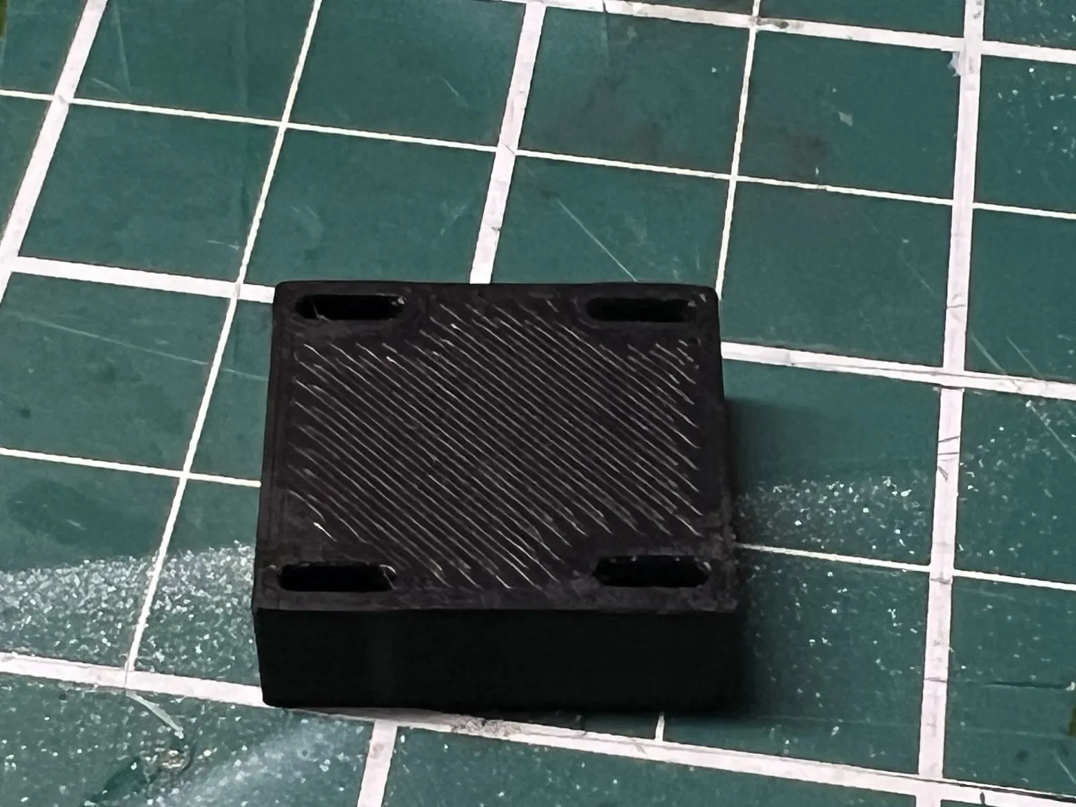 Giá đỡ hàn chân cho SAINTCON minibadge