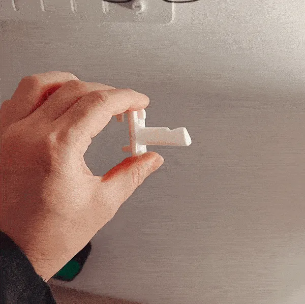 Giá đỡ kính Skadis cho nhiều loại kính