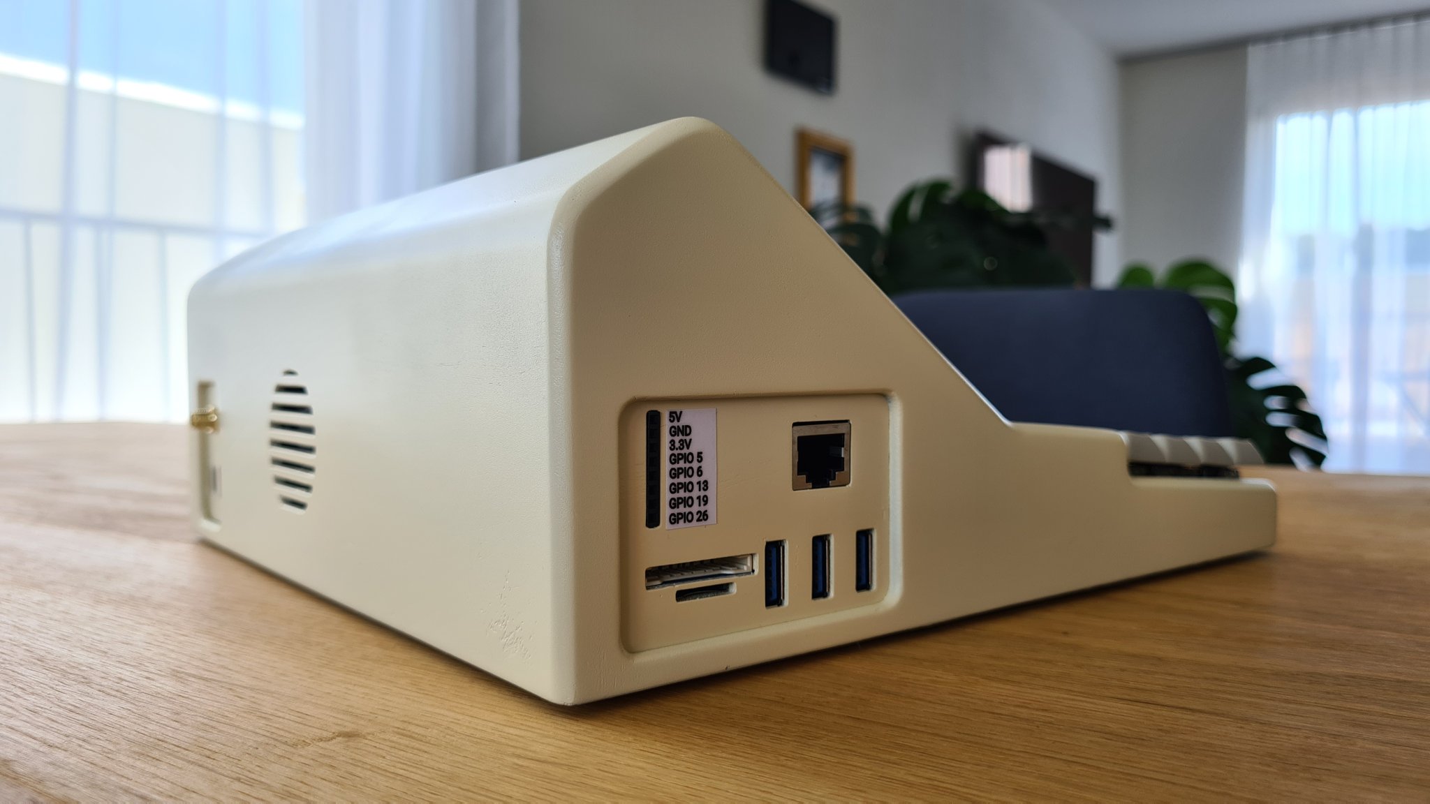 Bảng điều khiển Cyberdeck tùy chỉnh cho Linux