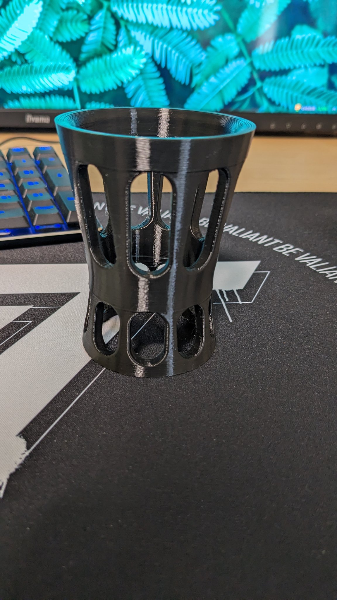 Giá đỡ thu hồi dầu từ chai tiện lợi