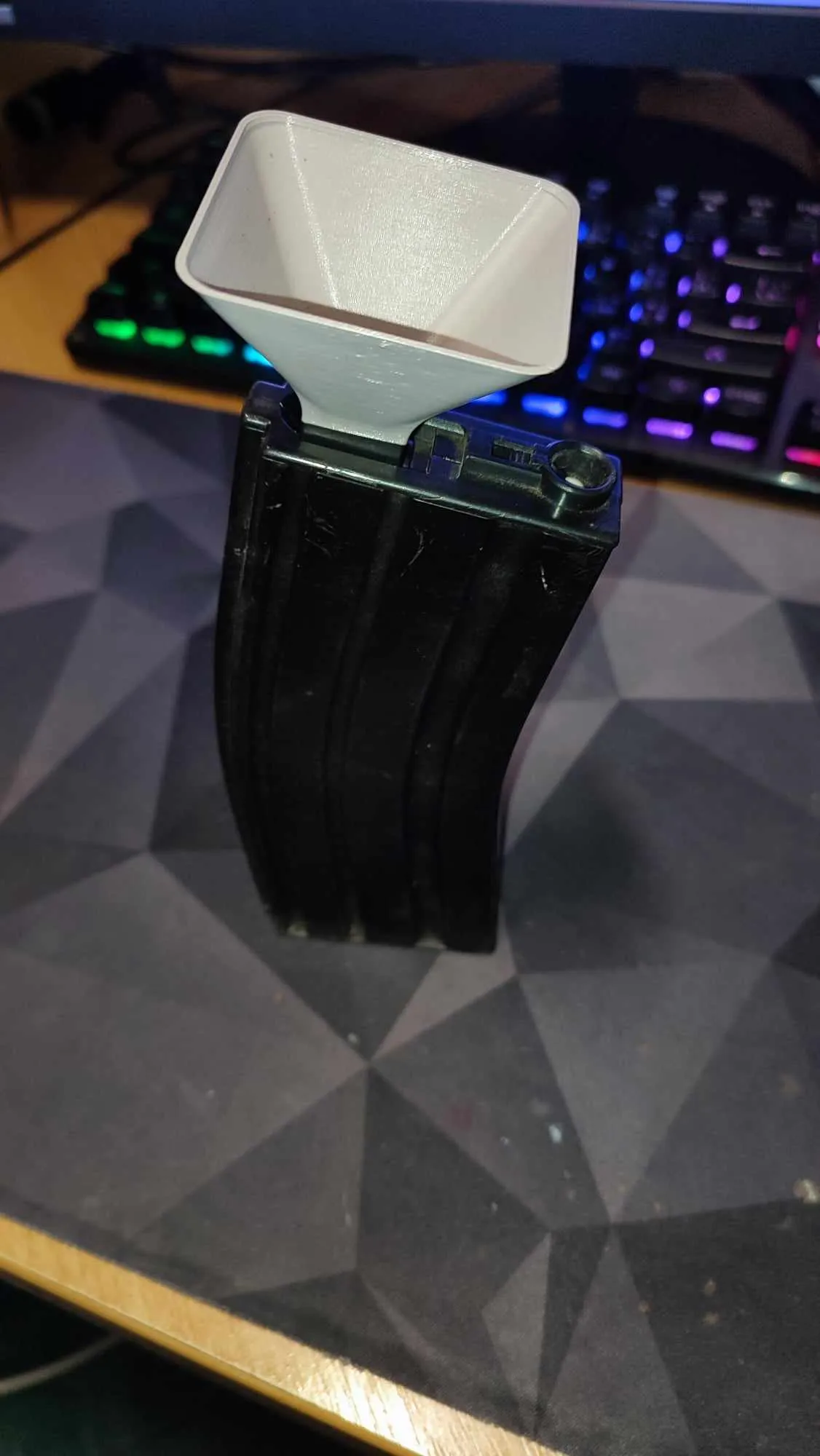 Trợ thủ nạp đạn cho băng đạn M4 airsoft chế độ bình hoa