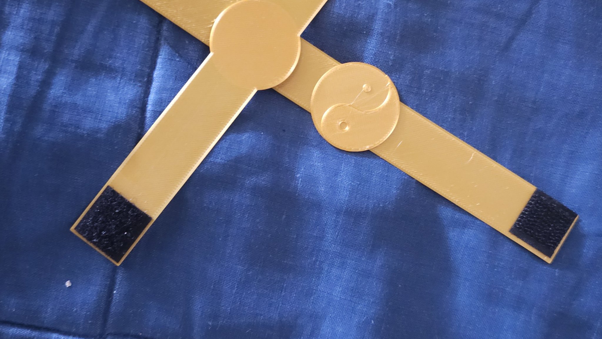 Dây đai võ thuật với huy hiệu Yin & Yang