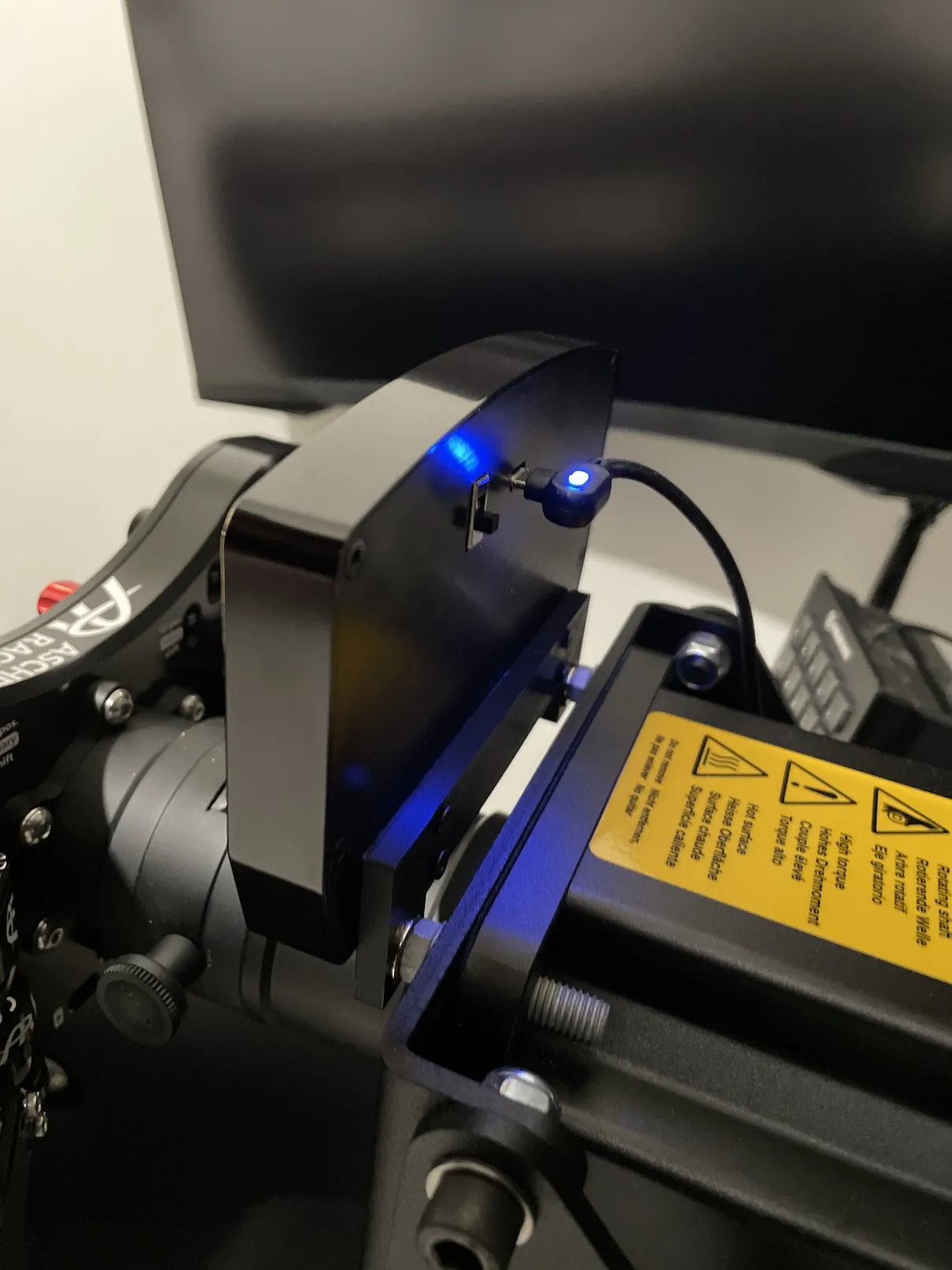 Giá đỡ từ tính Simdash cho Simucube 2 Pro