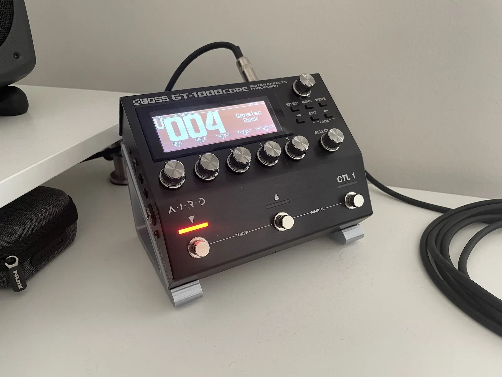 Giá đỡ để bàn Boss GT-1000 Core