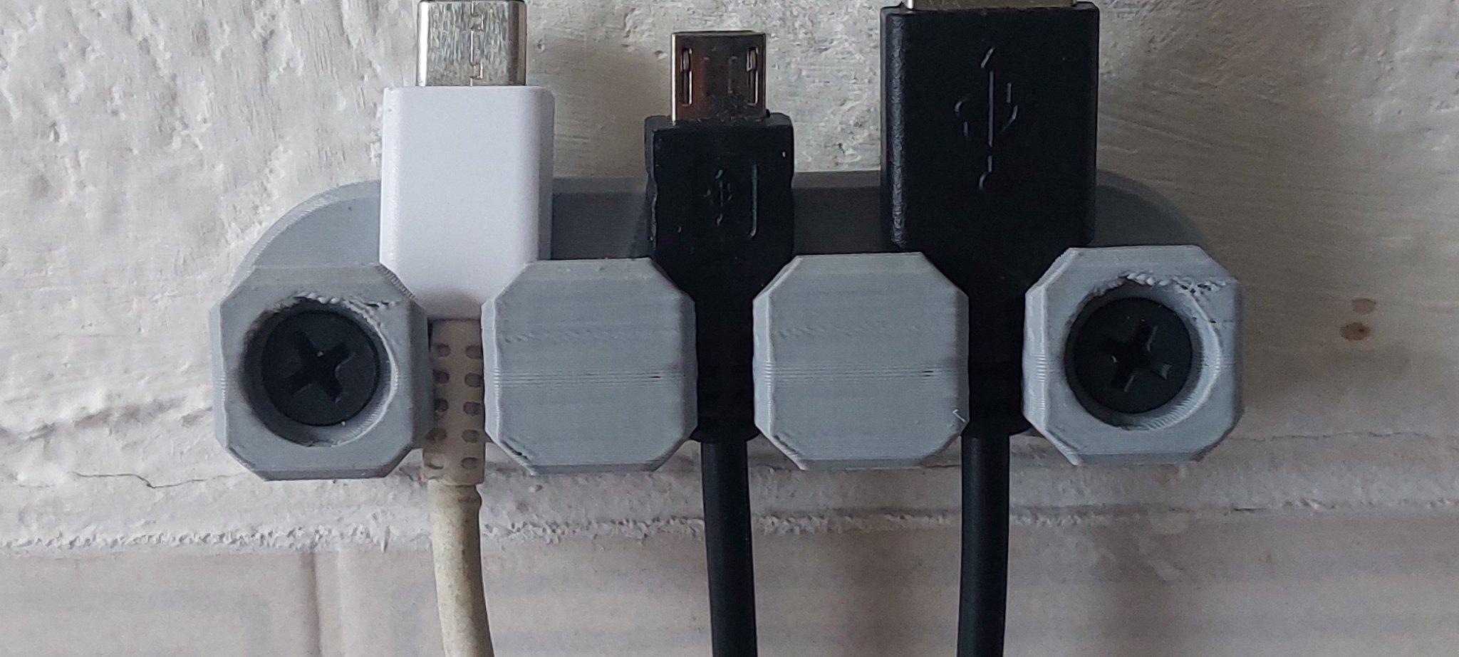 Giá đỡ cáp USB với 3 khe cắm và khả năng mở rộng