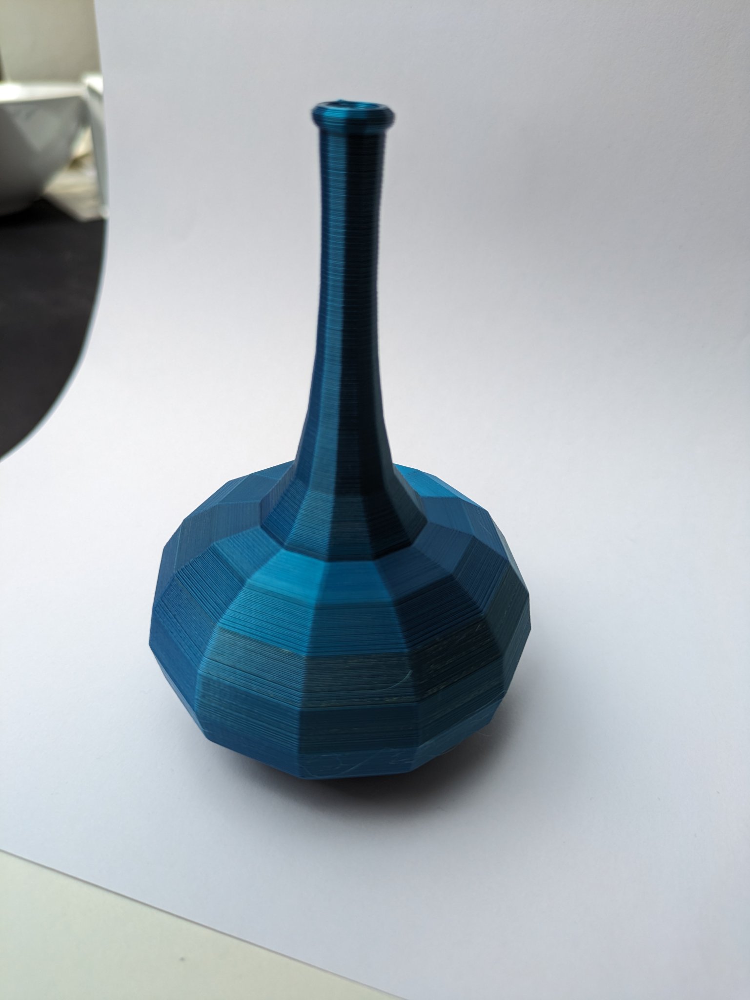 Bình hoa ma thuật LowPoly cho cây cảnh