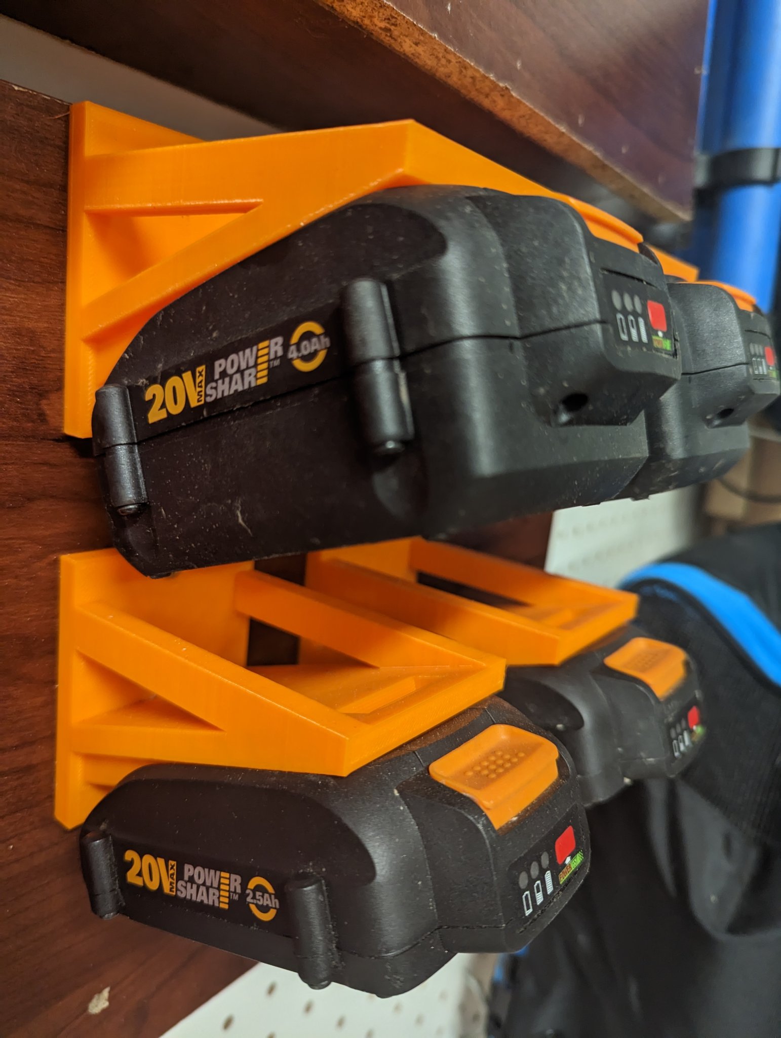 Giá đỡ pin Worx PowerShare 20V - Gắn ngang