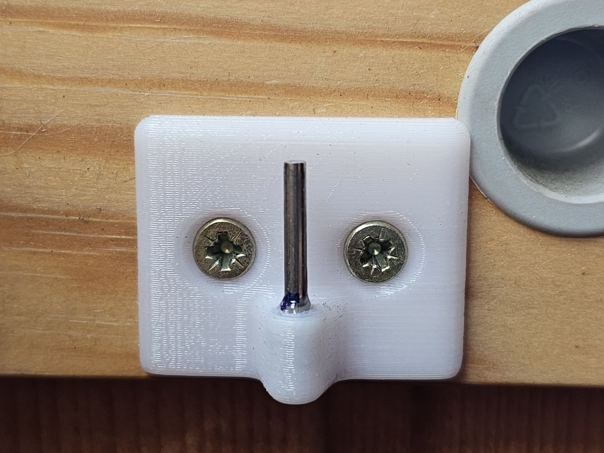 Giá đỡ trục và thanh rèm với móc vít