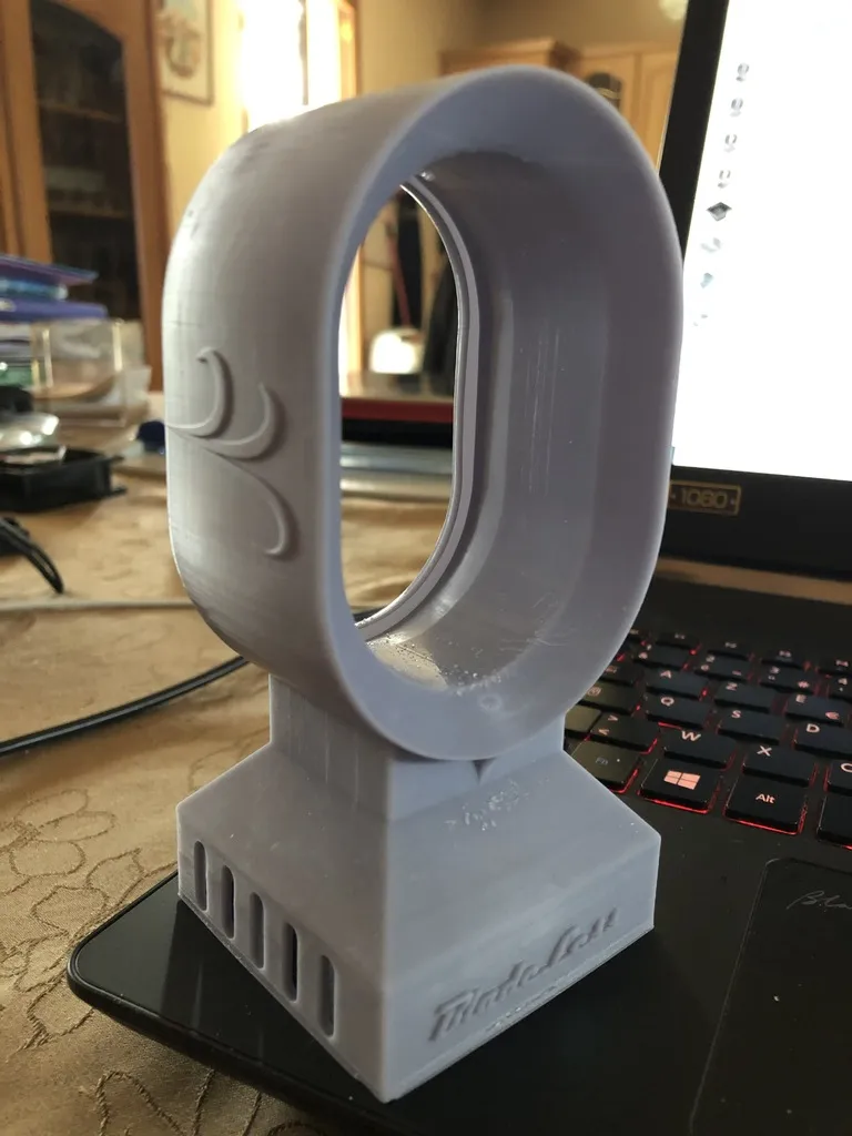 Quạt không cánh thiết kế độc đáo với kích thước 120x120mm