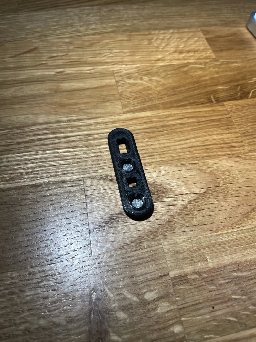 Giá đỡ thước kẻ từ tính cho Skadis