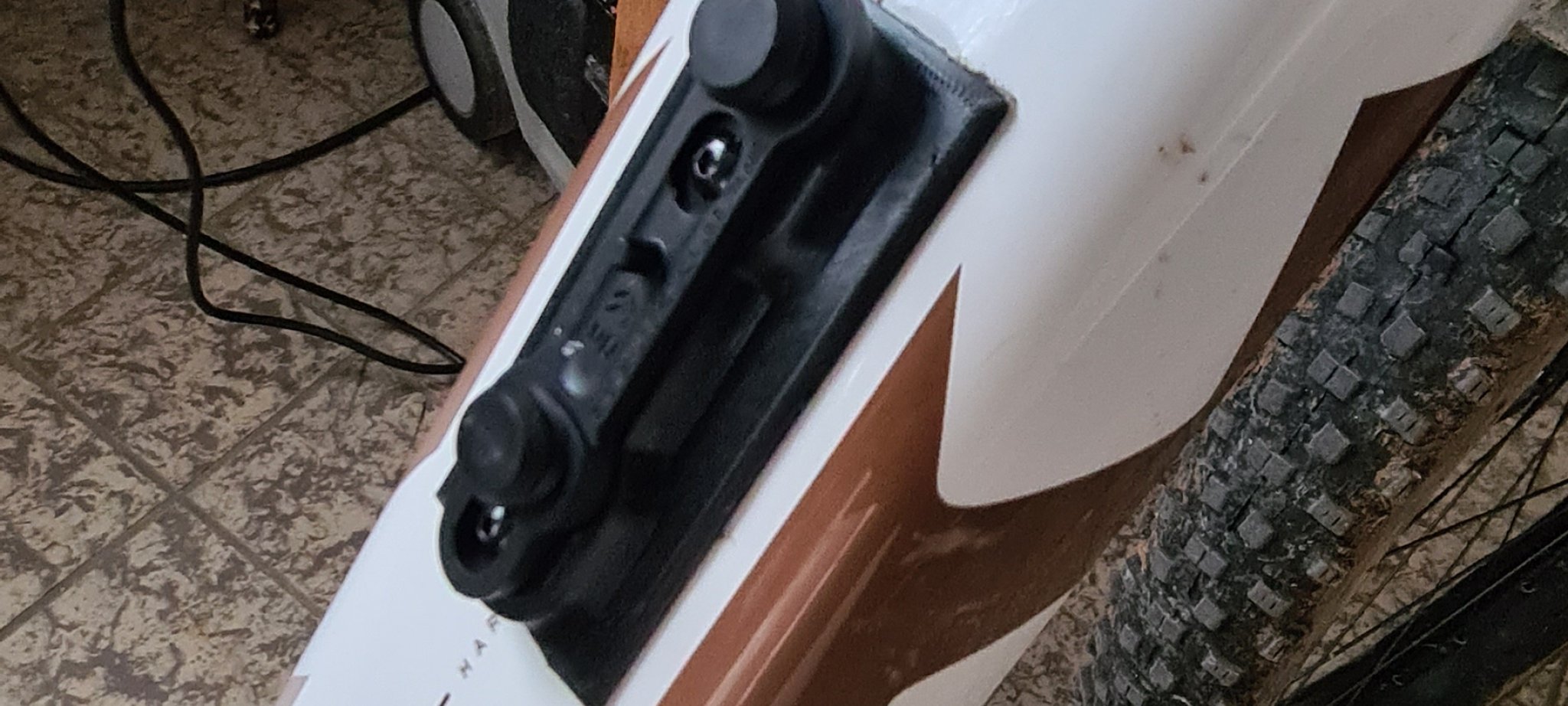 Giá đỡ bình nước cho xe đạp Husqvarna HC8