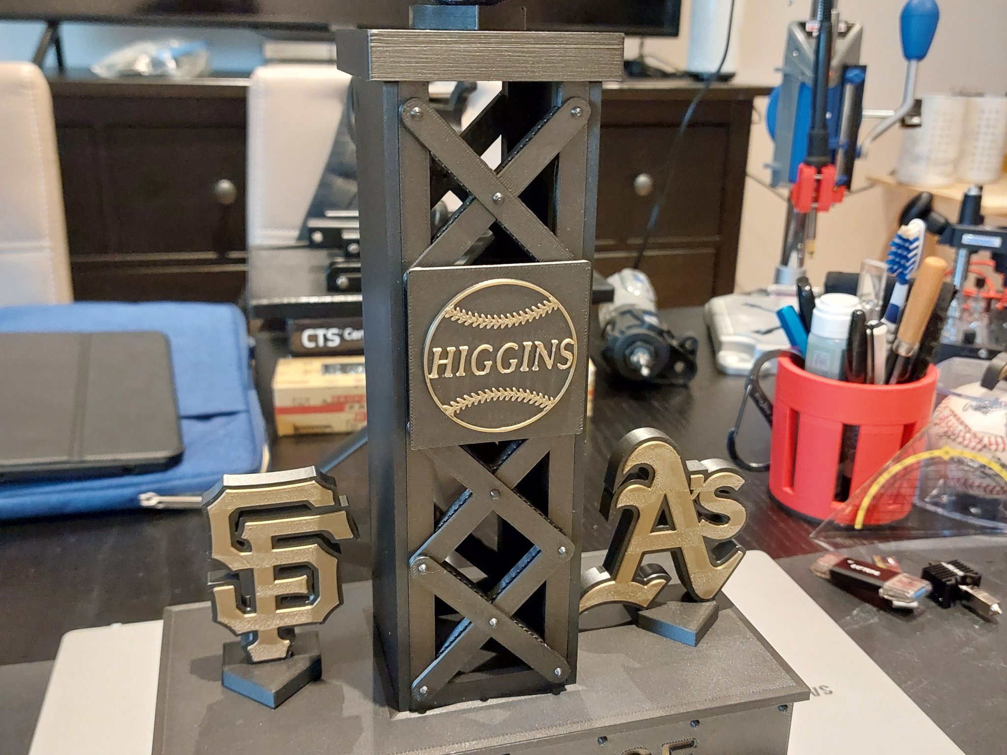 Cúp trận chiến giữa San Francisco Giants và Oakland A's