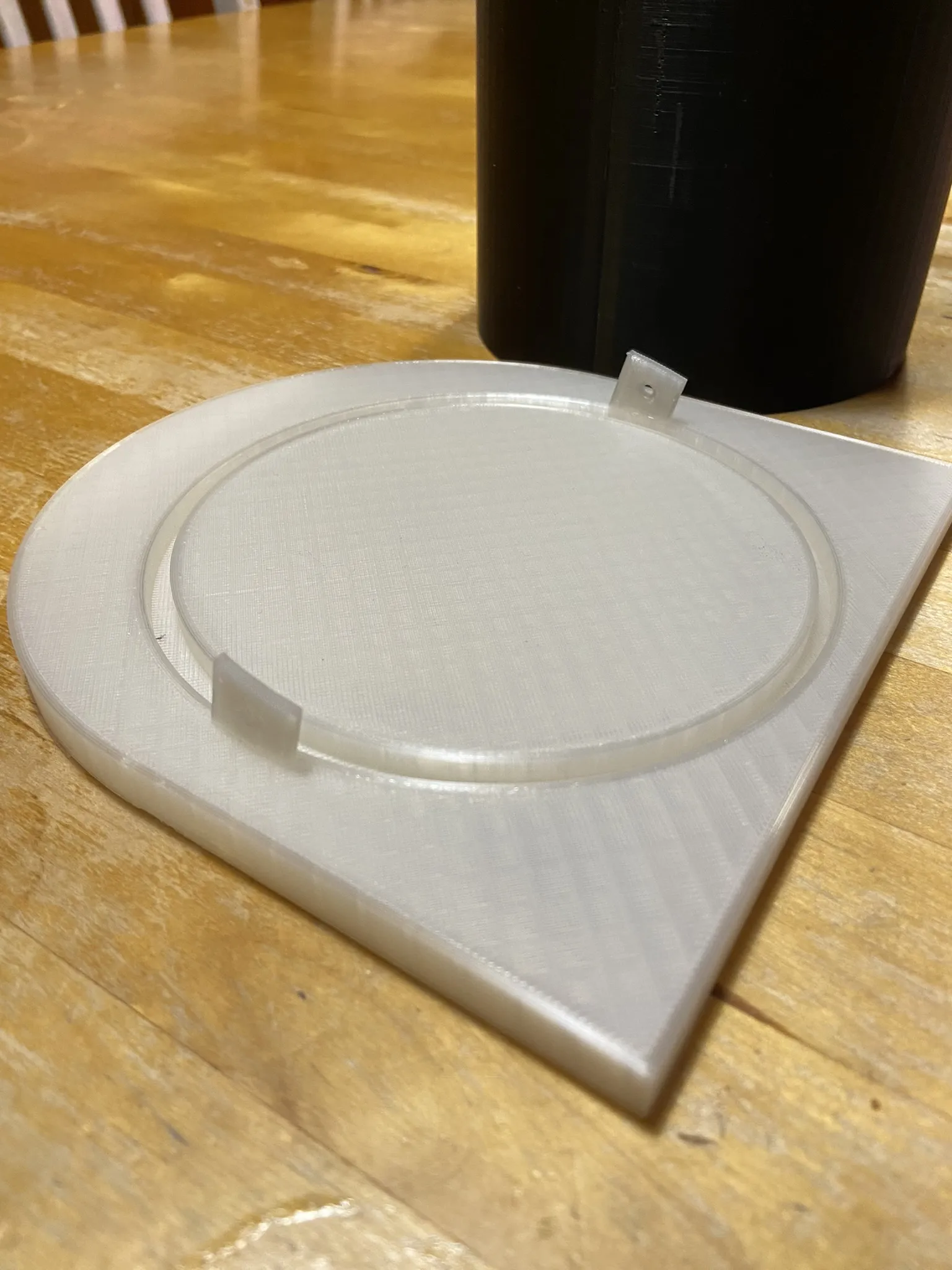 Nhà cho chim bằng nhựa bền bỉ và dễ bảo trì